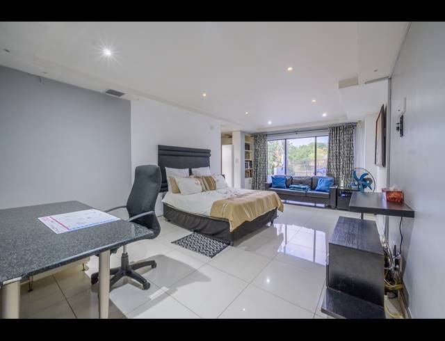 9 BEDROOM HOUSE FOR SALE IN WESTVILLE